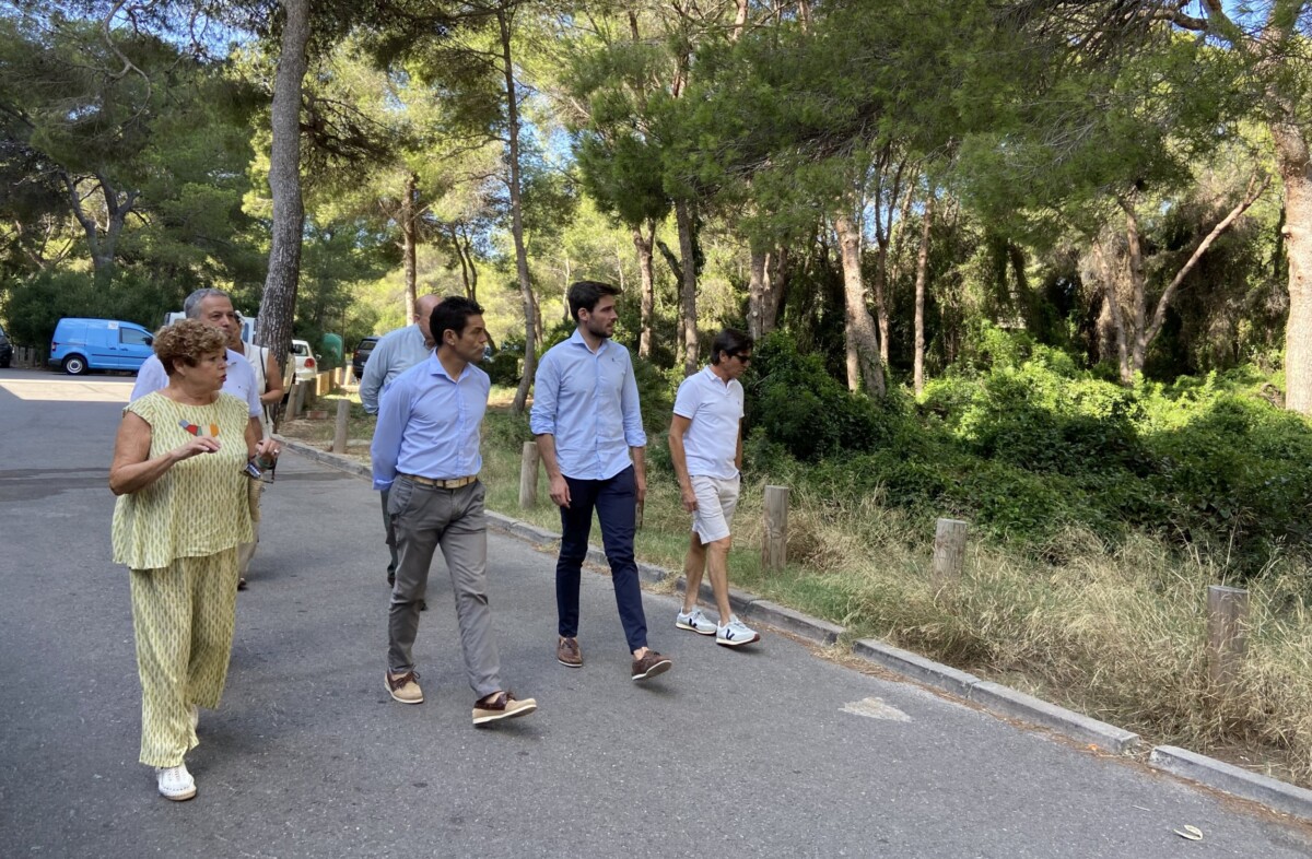 Caballero y Mundina con los vecinos de El Saler